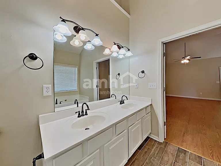 960 Fountain Glen Dr — Photo 12