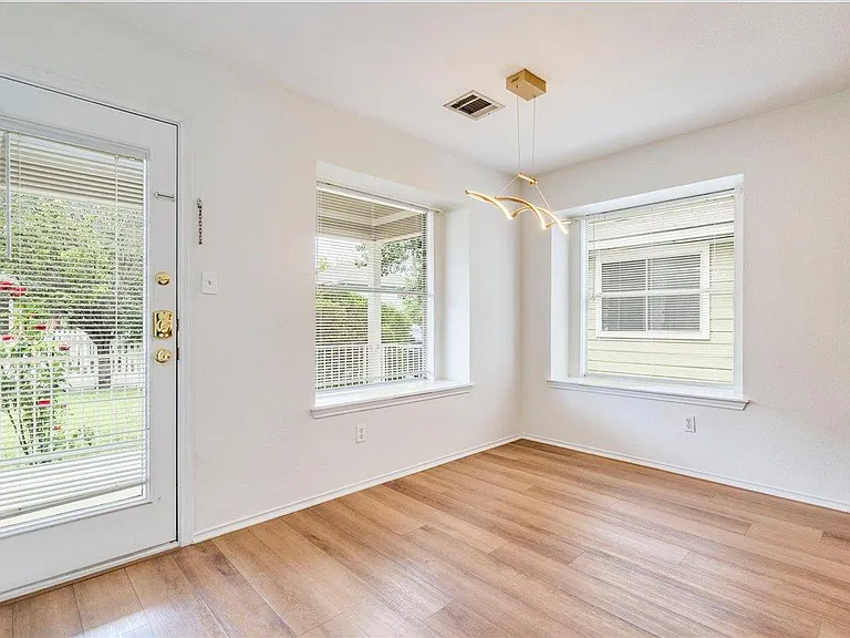 140 Schmidt — Photo 15