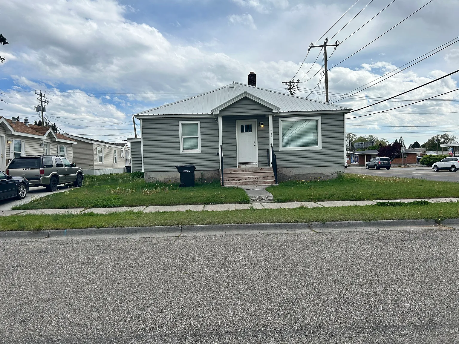 502 Gladstone — Photo 1