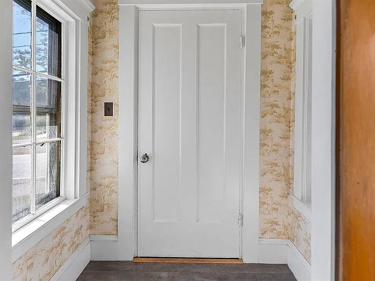 15 Pleasant St — Photo 4