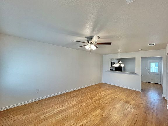 5th image of 1806 Montell St #3B-3BA-1455SQFT