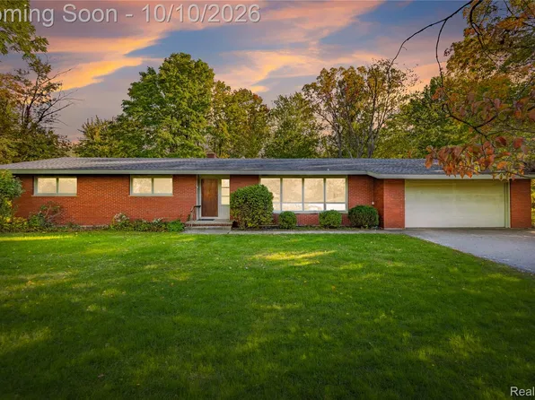 11850 Clinton River Rd, Sterling Heights, MI 48313
