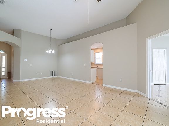 3rd image of 823 Lake Biscayne Way