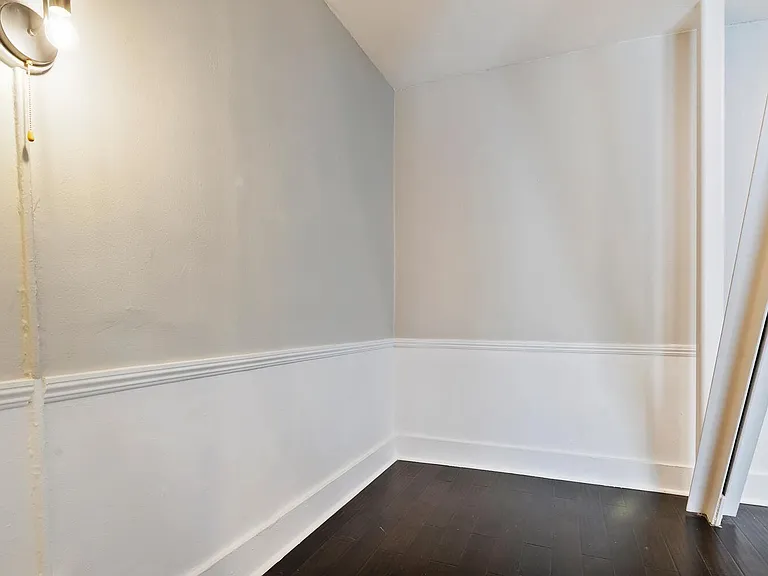 Brookmore - Premium Studio Apartment