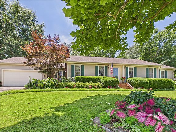 3rd image of 1616 Windsor Dr