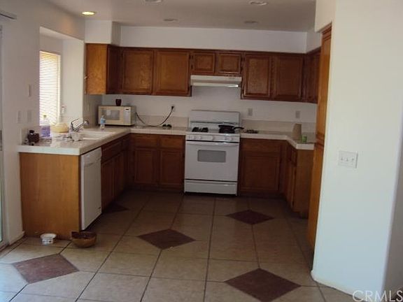 2nd image of 323 Cambridge Dr