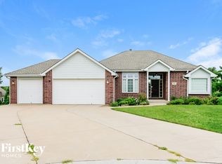 15541 Pine Rdg, Bonner Springs, KS 66012