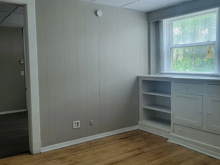 205 E Willard St — Photo 3