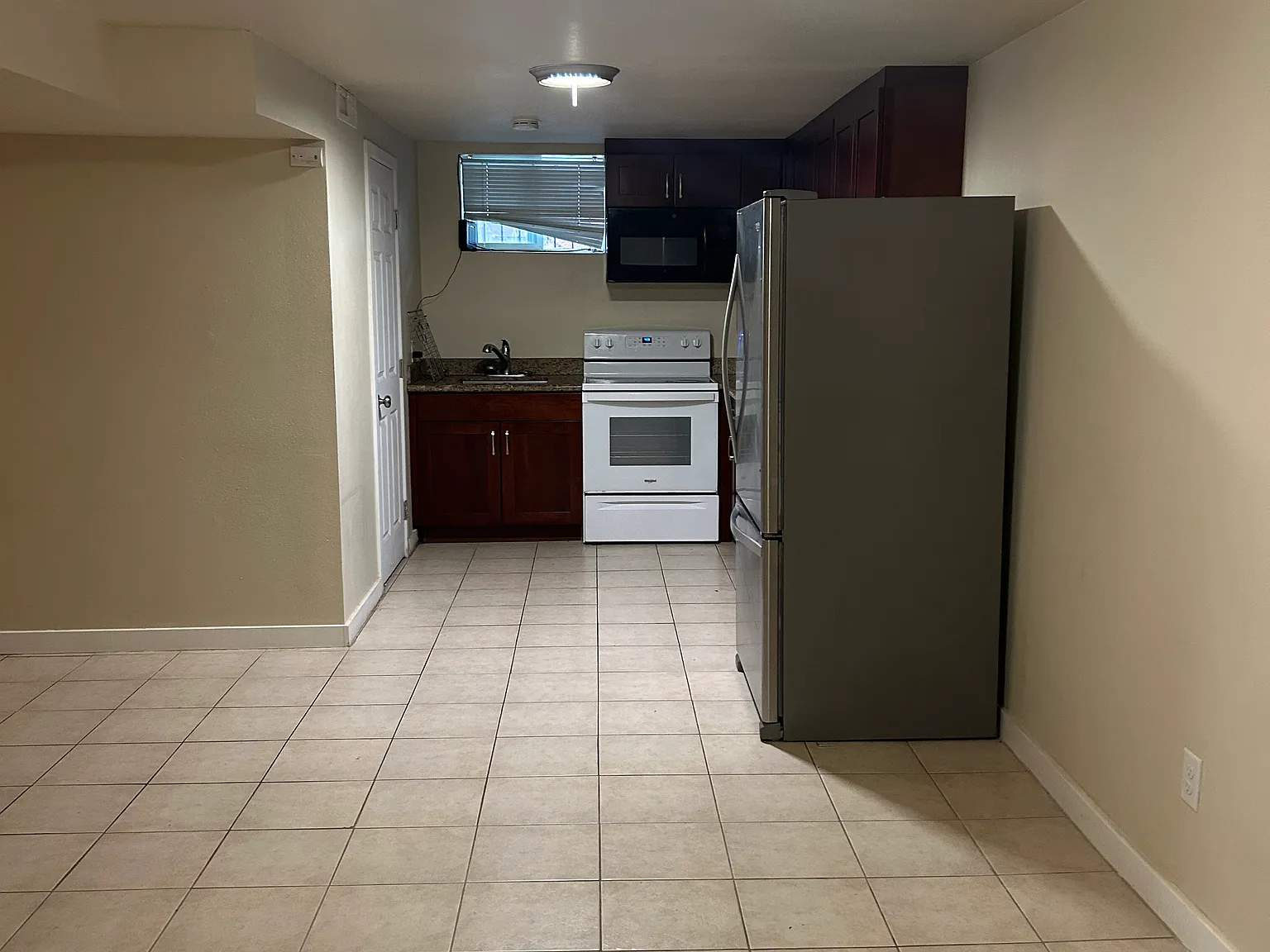 2 bed, 1300 sqft, $1,800 — Photo 3