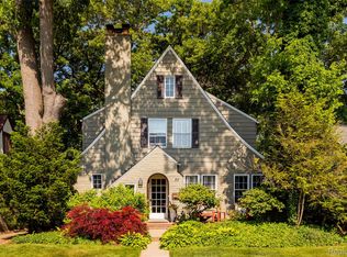 55 Oakdale Blvd, Pleasant Ridge, MI 48069