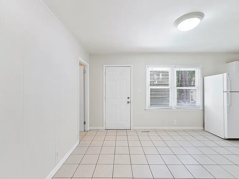 2808 Bardwell Rd — Photo 7