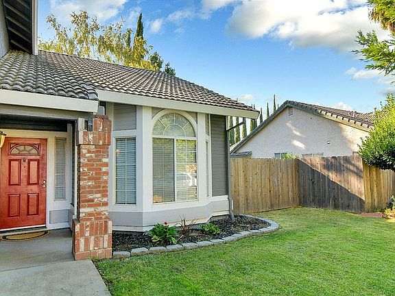 3rd image of 711 Scirocco Dr