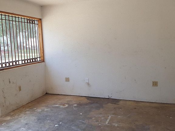 2nd image of 325 Madison Ave