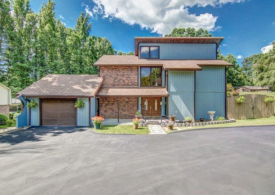 1st image of 13422 Stone Dr