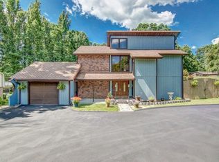 13422 Stone Dr, Bristol, VA 24202