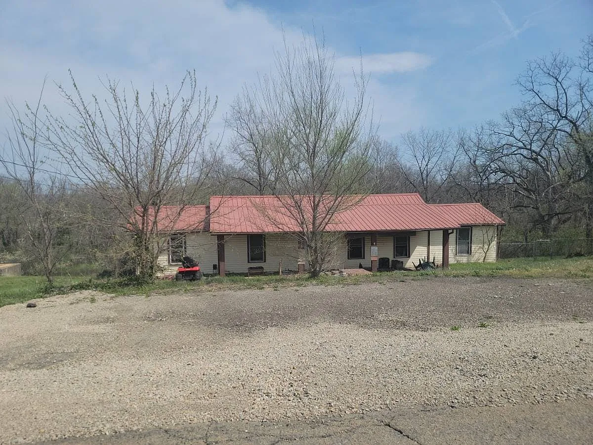 1206 Mill St photo 1