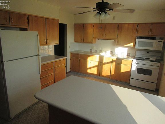 5th image of 775 Walnut Dr S