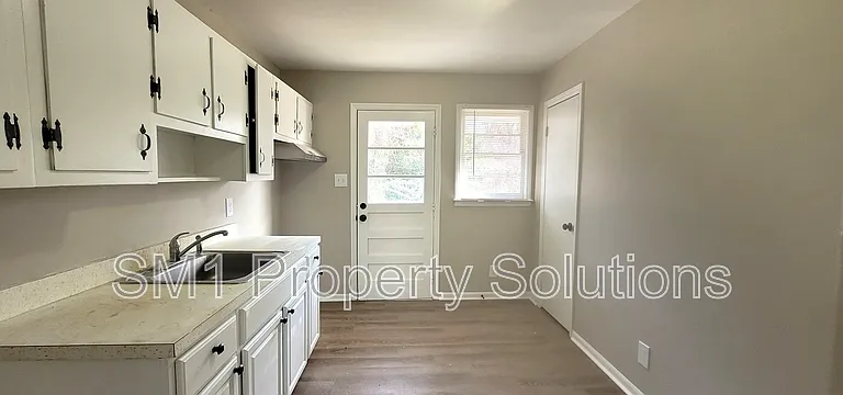 1417 Ardmore Dr #D — Photo 10