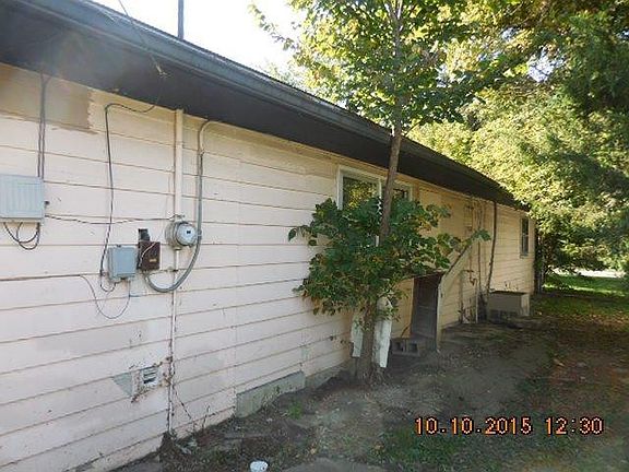 3rd image of 1620 W 43rd Pl