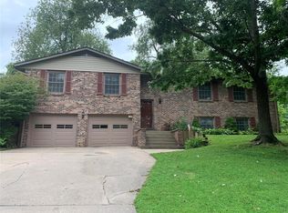 73 Heritage Rd, Hannibal, MO 63401