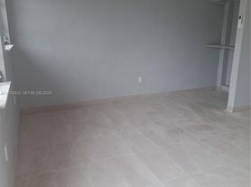2421 SW 93rd Ct, Miami, FL