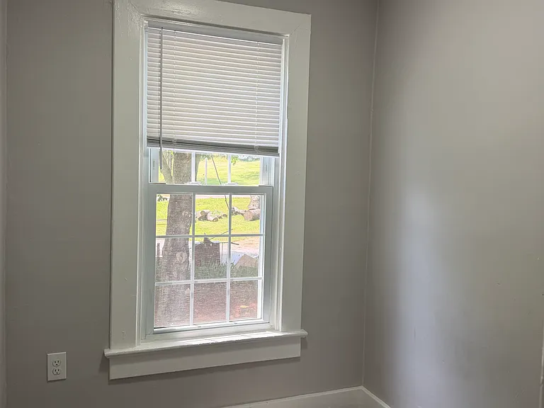 126 Monroe St — Photo 13