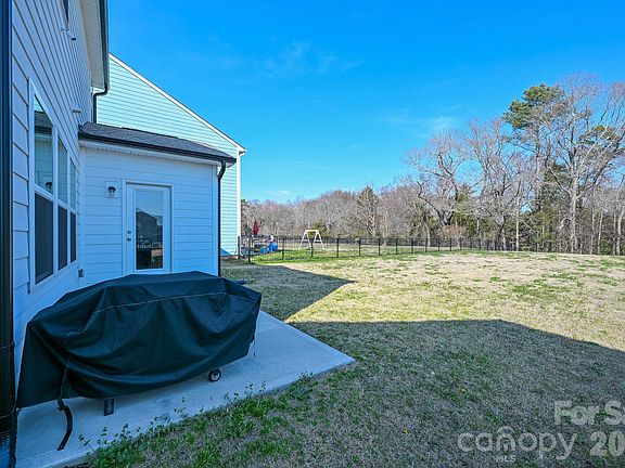 4th image of 1164 Scotch Meadows Loop