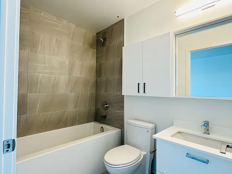50 Upper Mall Way #B1508 — Photo 4