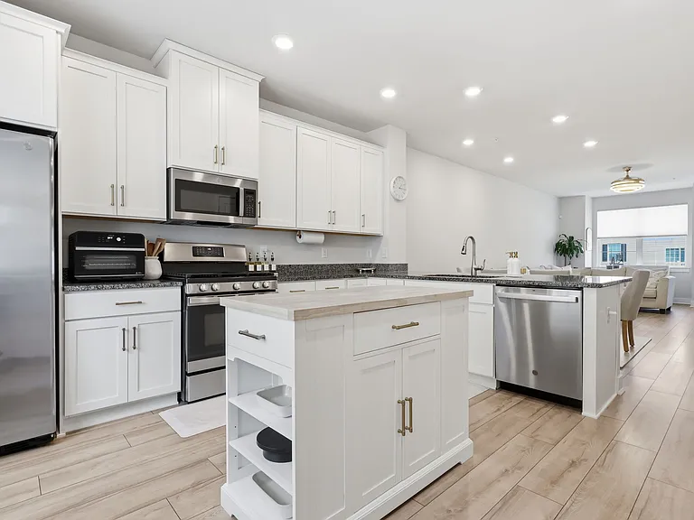 124 Annapolis St — Photo 3
