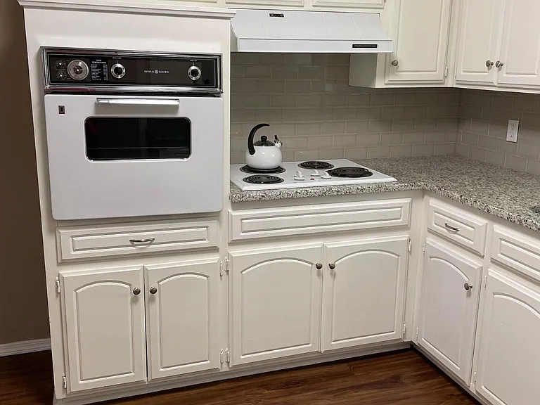 2109 Oakvista Cir — Photo 13