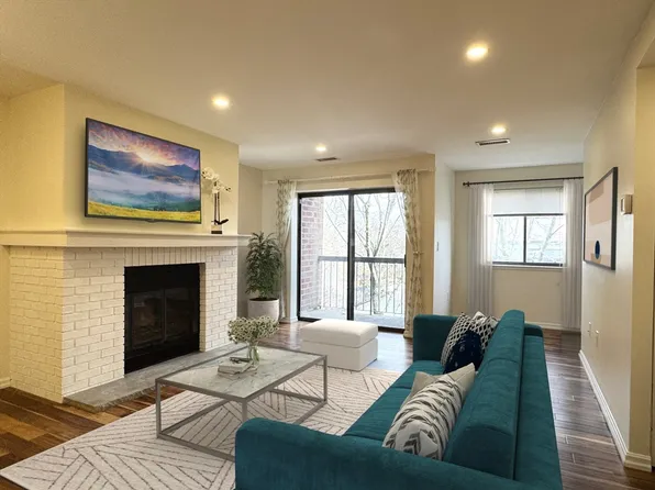 666 Main St APT 315, Winchester, MA 01890