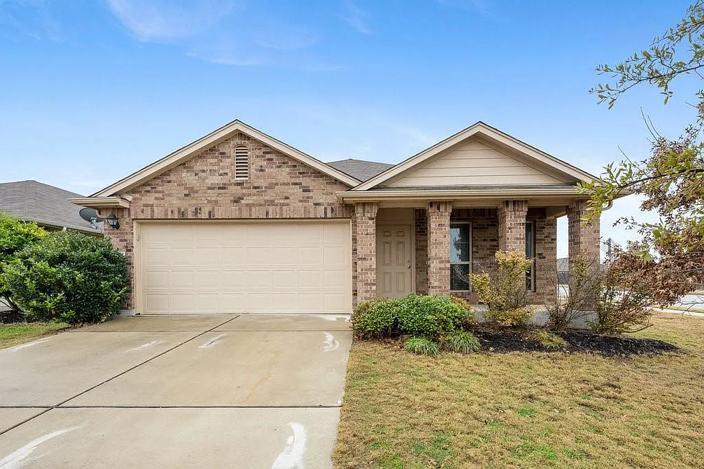 3 bed, 2.0 bath, 1793 sqft, $2,095 — Photo 2