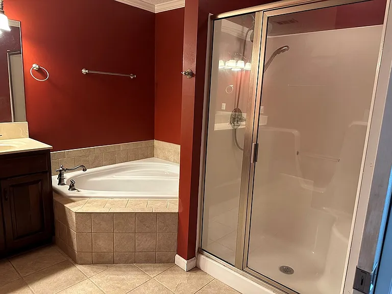 2208 White Oak Dr — Photo 8