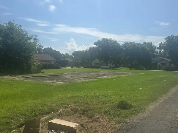 1530 Richmond Ave, Port Arthur, TX 77640