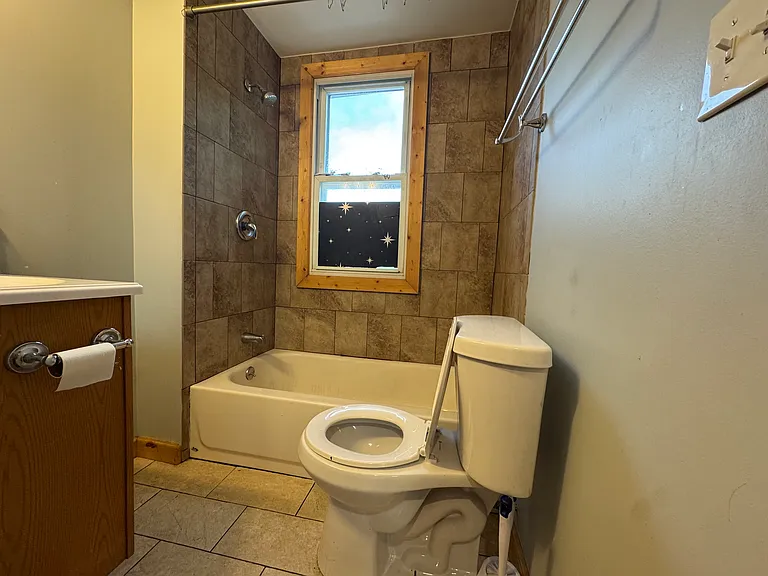 253 Fairview St #3 — Photo 7