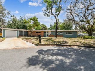 422 Dunedin Cir, Temple Terrace, FL 33617