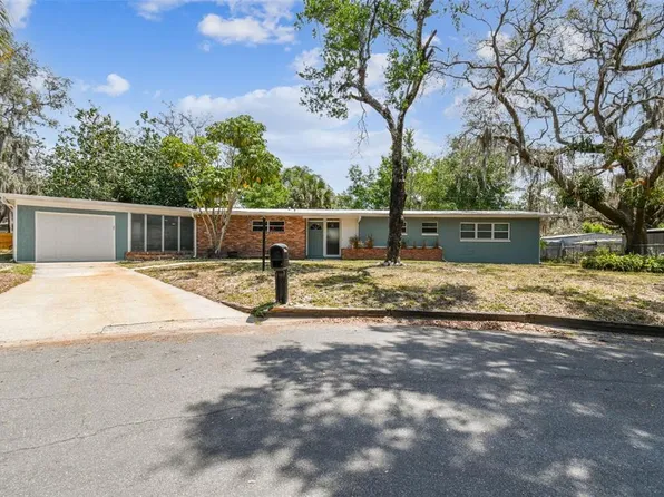 422 Dunedin Cir, Temple Terrace, FL 33617