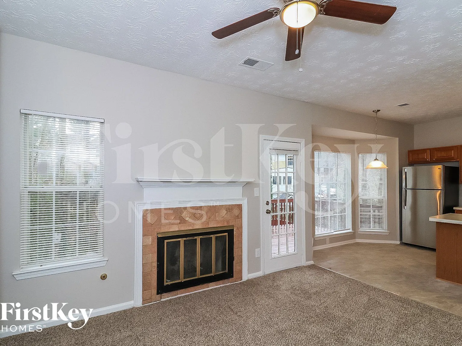 3 bed, 2.5 bath, 2296 sqft, $2,805 — Photo 2