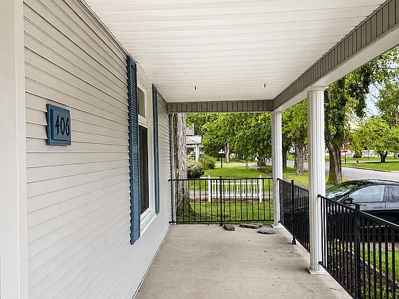 3rd image of 406 N Cherry St