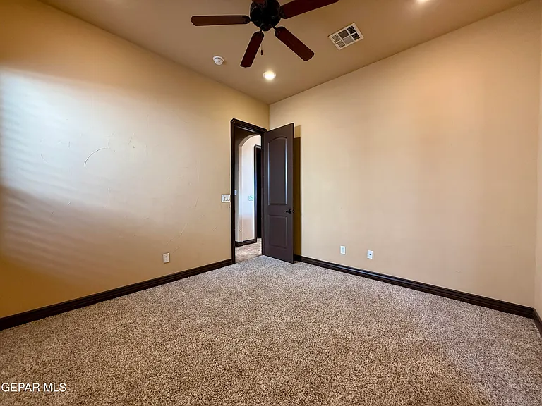 7331 Brays Landing Dr — Photo 32