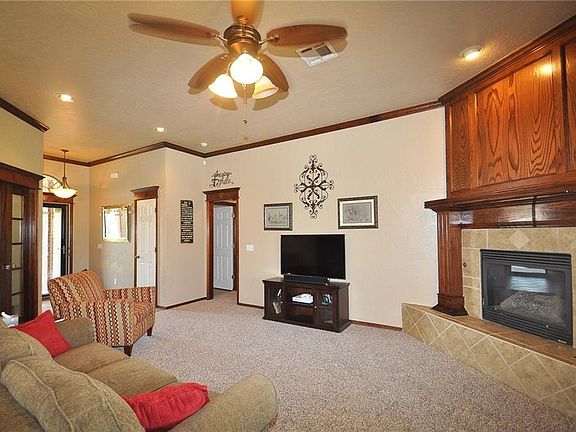 4th image of 620 SW 164th Ter