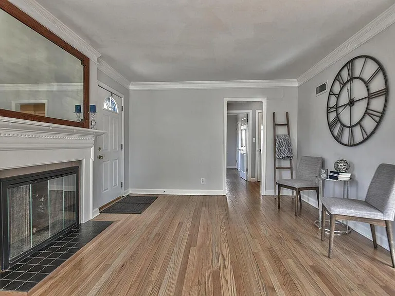 5633 Granada St — Photo 8