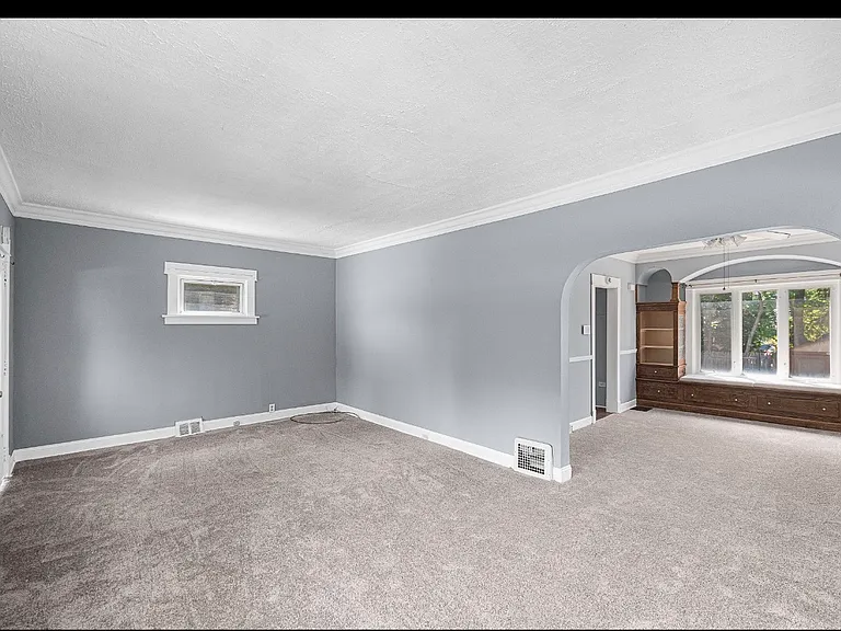 4160 E 100th St — Photo 22