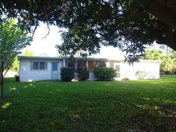 3rd image of 97 SW Riverway Blvd