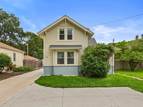 3rd image of 1511 N Broadway