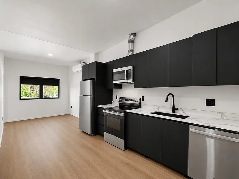 9301 Oakland Ave — Photo 14