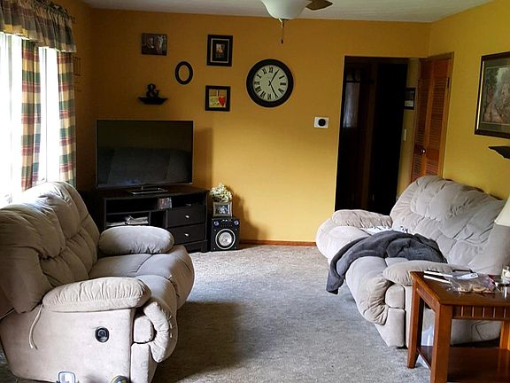 2nd image of 166 Willowbrook Dr