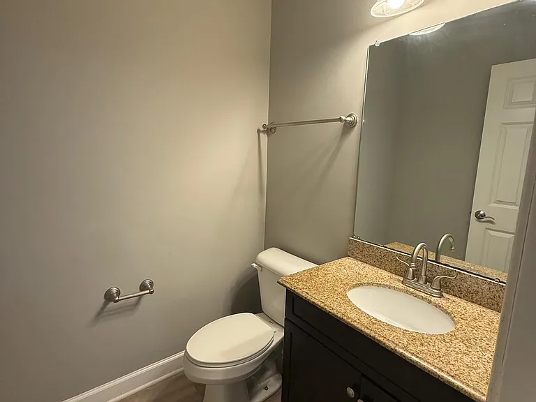 908 Shaula Dr — Photo 3