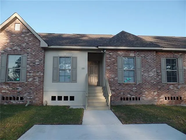 221 Bella Sera Ln