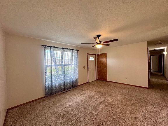 4th image of 2862 N Pierce Avenue